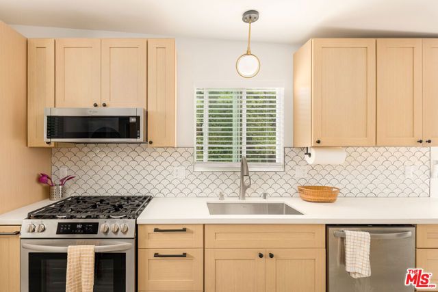 5120 Willowcrest Avenue, North Hollywood (los Angeles), CA 91601