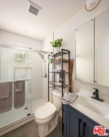 5120 Willowcrest Avenue, North Hollywood (los Angeles), CA 91601