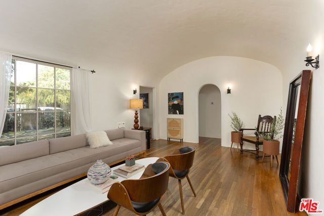 5120 Willowcrest Avenue, North Hollywood (los Angeles), CA 91601