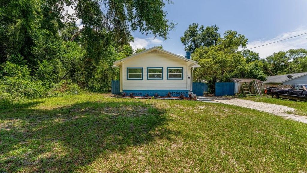 912 E CAROLINA AVE, Deland, FL 32724