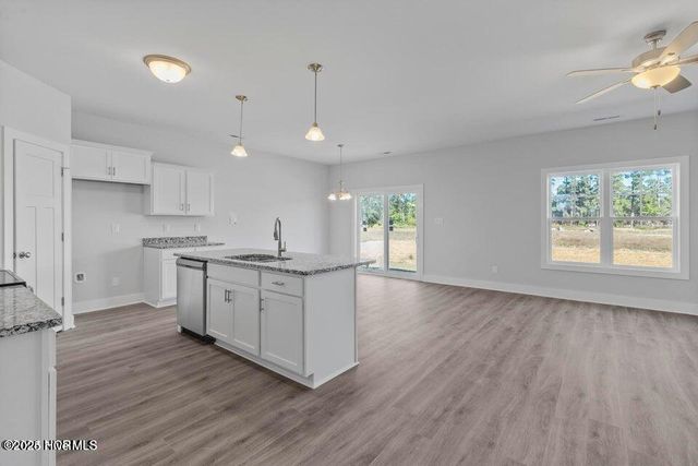 313 E Theriault Court, Jacksonville, NC 28540