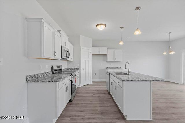 313 E Theriault Court, Jacksonville, NC 28540