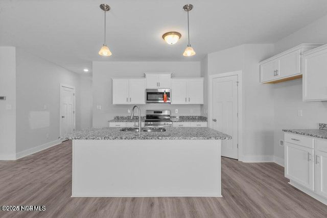 313 E Theriault Court, Jacksonville, NC 28540