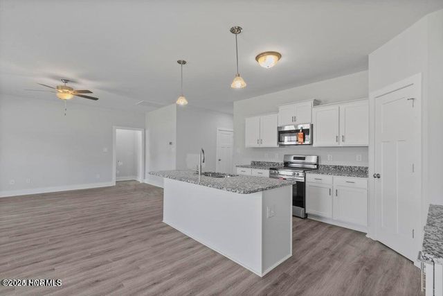 313 E Theriault Court, Jacksonville, NC 28540