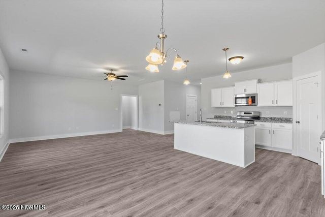 313 E Theriault Court, Jacksonville, NC 28540