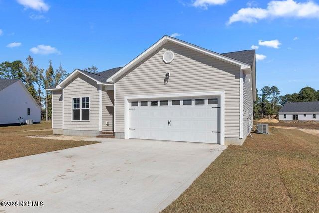 313 E Theriault Court, Jacksonville, NC 28540