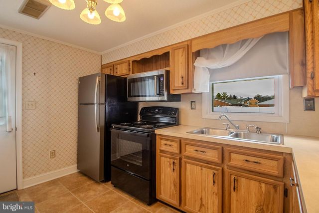 1305 W VIRGINIA AVE, Martinsburg, WV 25401