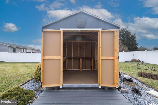 1305 W VIRGINIA AVE, Martinsburg, WV 25401