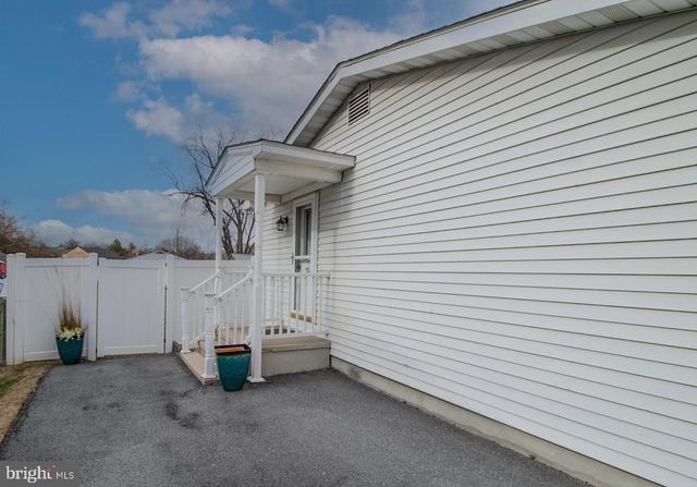 1305 W VIRGINIA AVE, Martinsburg, WV 25401