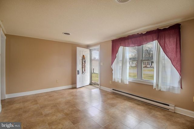 1305 W VIRGINIA AVE, Martinsburg, WV 25401