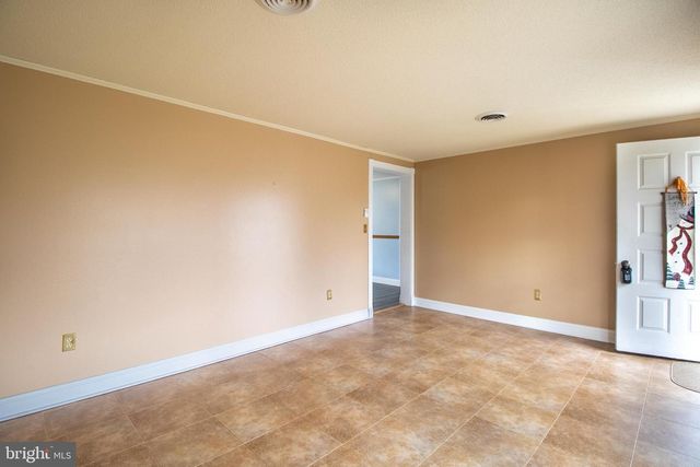 1305 W VIRGINIA AVE, Martinsburg, WV 25401