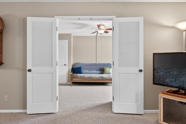 2680 Oxford Street N 125, Roseville, MN 55113