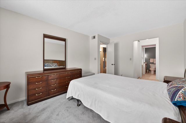 2680 Oxford Street N 125, Roseville, MN 55113