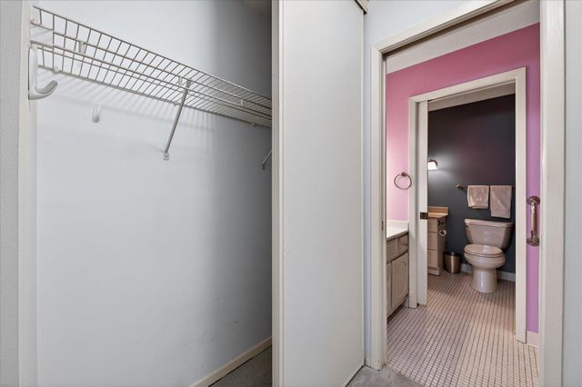 2680 Oxford Street N 125, Roseville, MN 55113