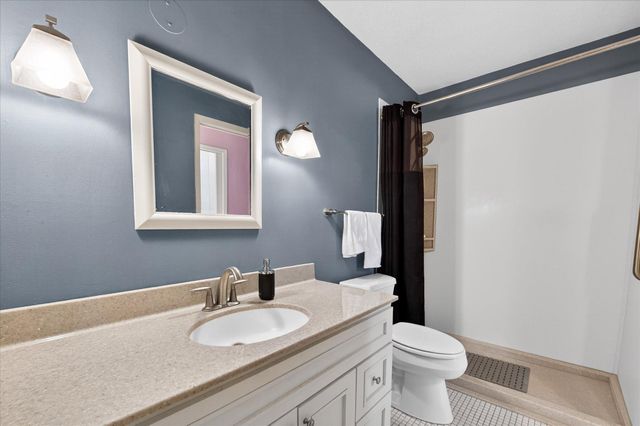 2680 Oxford Street N 125, Roseville, MN 55113