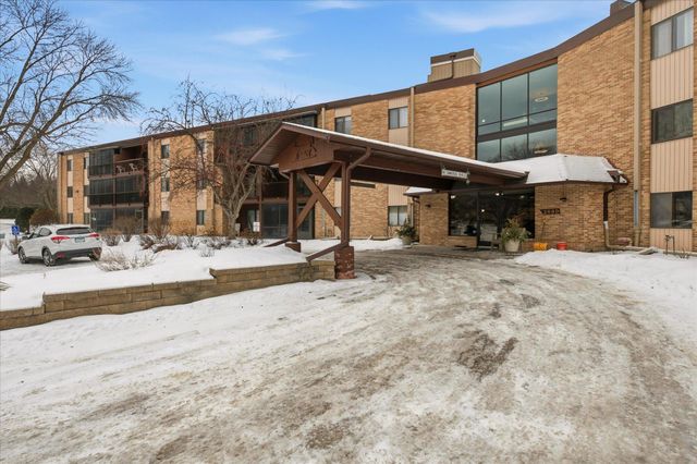 2680 Oxford Street N 125, Roseville, MN 55113