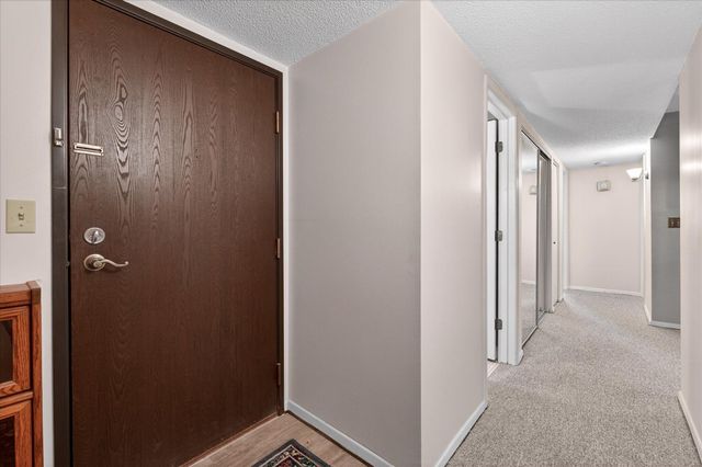 2680 Oxford Street N 125, Roseville, MN 55113