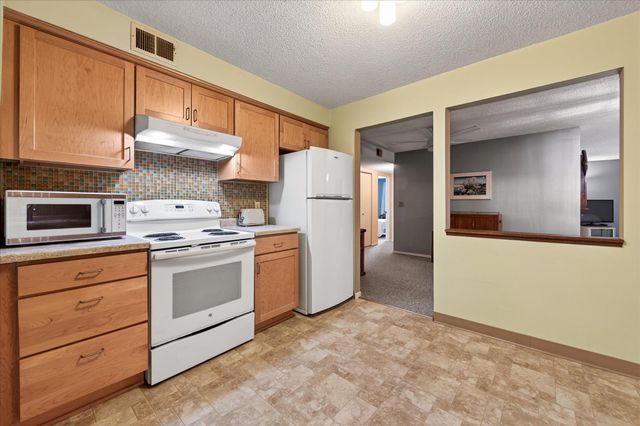 2680 Oxford Street N 125, Roseville, MN 55113