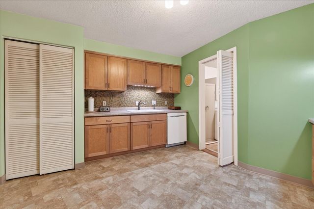 2680 Oxford Street N 125, Roseville, MN 55113