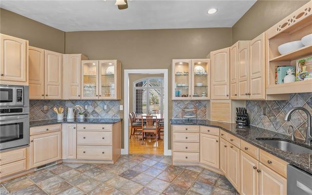 501 Croatan Hills DR, Virginia Beach, VA 23451