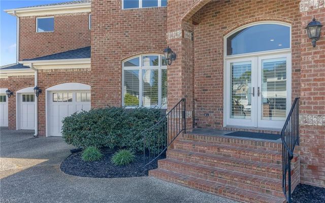 501 Croatan Hills DR, Virginia Beach, VA 23451