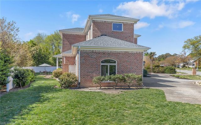 501 Croatan Hills DR, Virginia Beach, VA 23451