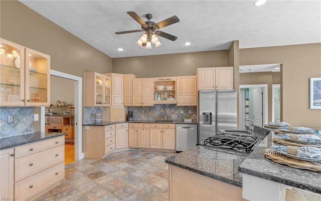 501 Croatan Hills DR, Virginia Beach, VA 23451