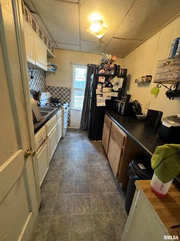 20 RIVER Drive, North Pekin, IL 61554