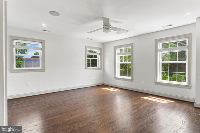 6621 LOCH HILL RD, Baltimore, MD 21239