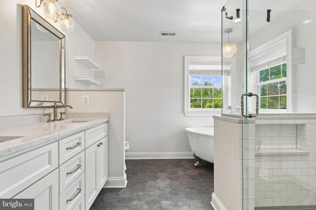 6621 LOCH HILL RD, Baltimore, MD 21239