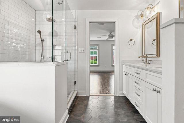 6621 LOCH HILL RD, Baltimore, MD 21239