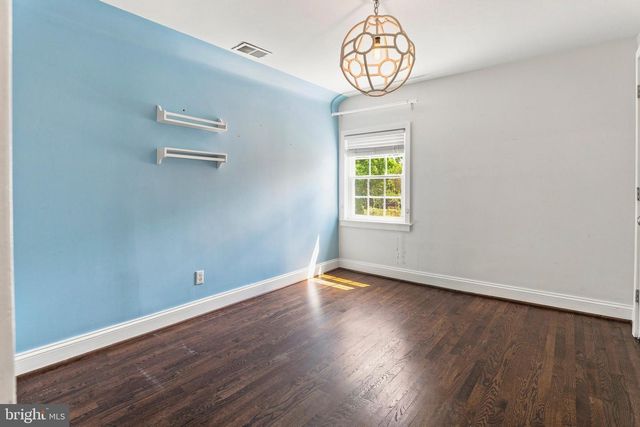 6621 LOCH HILL RD, Baltimore, MD 21239