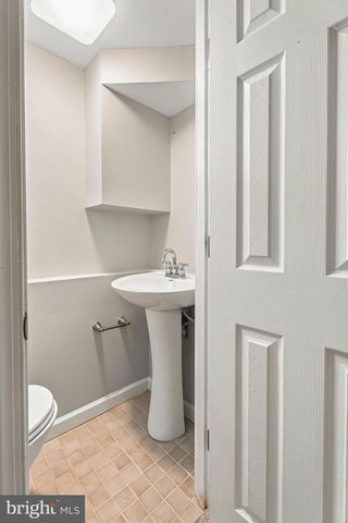 6621 LOCH HILL RD, Baltimore, MD 21239