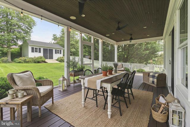 6621 LOCH HILL RD, Baltimore, MD 21239