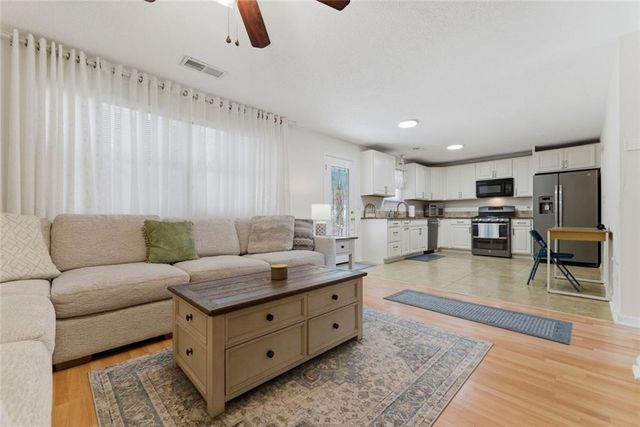 3859 Sunview Drive NW, Acworth, GA 30101