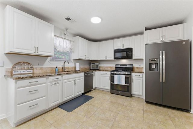 3859 Sunview Drive NW, Acworth, GA 30101