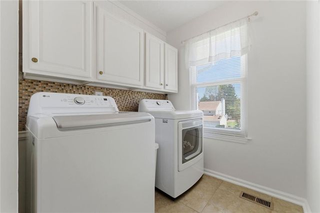 3859 Sunview Drive NW, Acworth, GA 30101