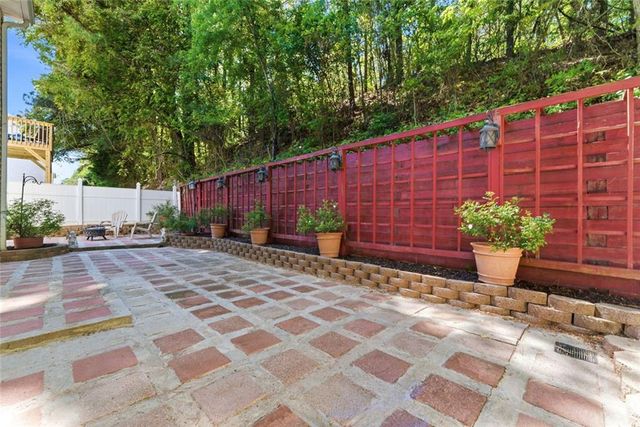 3859 Sunview Drive NW, Acworth, GA 30101