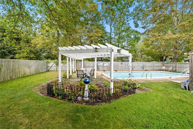 19 Beatrice Avenue, Warwick, RI 02889