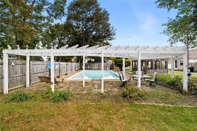 19 Beatrice Avenue, Warwick, RI 02889