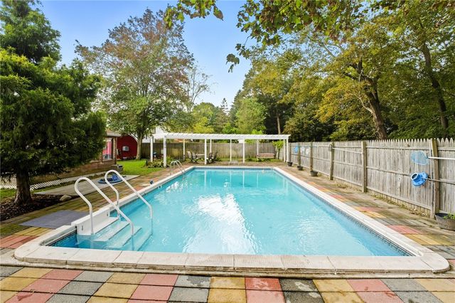 19 Beatrice Avenue, Warwick, RI 02889