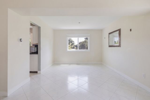635 N Brookdale Drive, Schaumburg, IL 60194