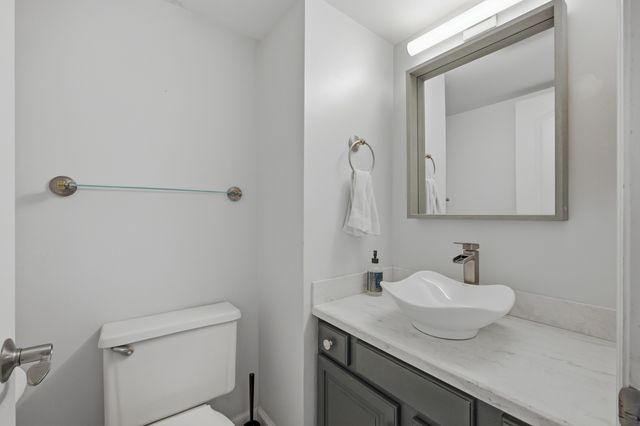 635 N Brookdale Drive, Schaumburg, IL 60194