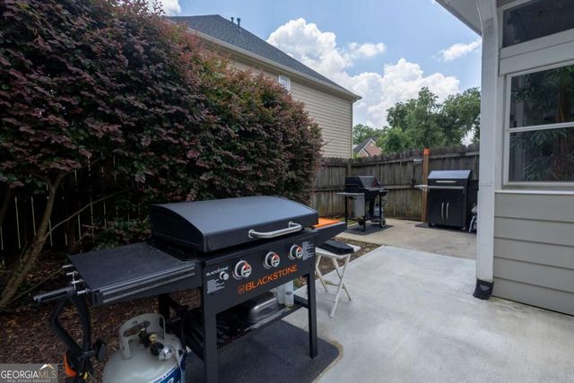 1595 Highland Oaks Way, Lawrenceville, GA 30043
