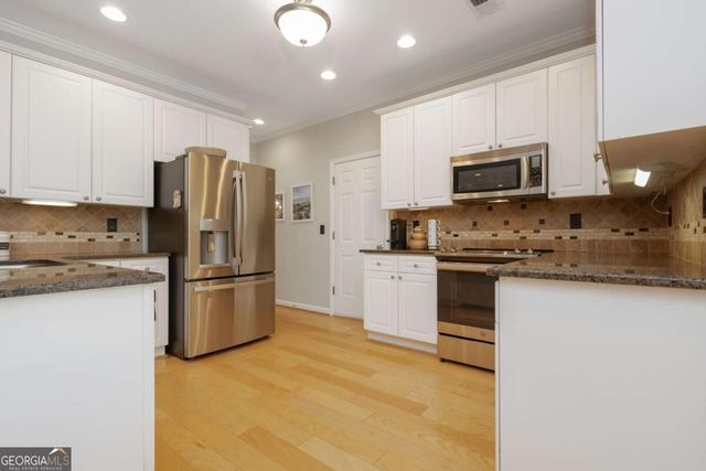 1595 Highland Oaks Way, Lawrenceville, GA 30043
