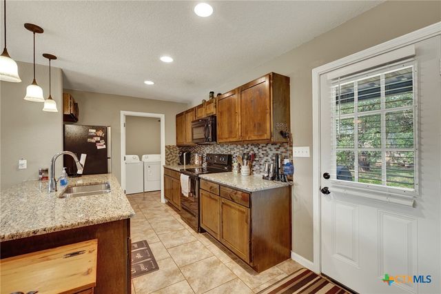 4142 Morningside Way, Canyon Lake, TX 78133