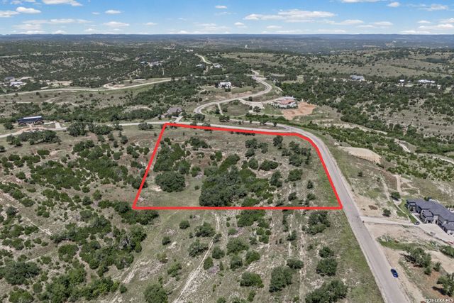 151 FALLING OAK DR, Blanco, TX 78606