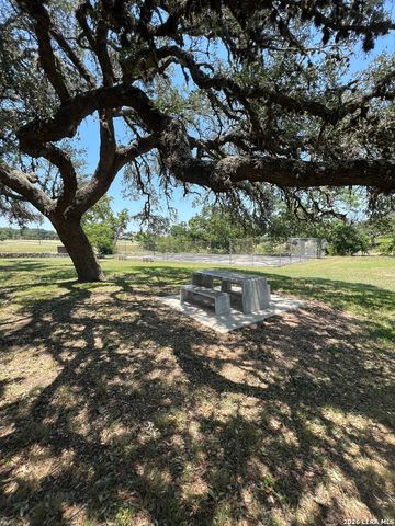 151 FALLING OAK DR, Blanco, TX 78606