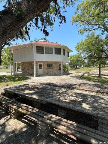 151 FALLING OAK DR, Blanco, TX 78606