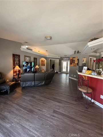 8026 PRIMROSE Avenue, Oak Hills, CA 92344